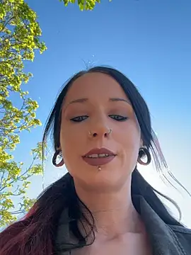 MissMidnightUK online show from April 2026 04:46:02 PM