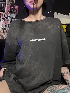 MissMidnightUK online show from May 2026 11:22:02 PM