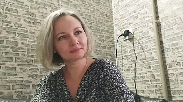 EdithManning online show from January 2025 09:05:01 AM