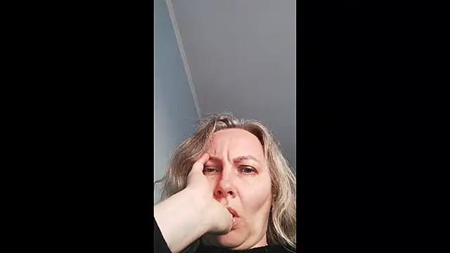 Snapshot of EdithManning chatting on April 2026 05:19:02 PM EdithManning online show from April 2026 05:19:02 PM