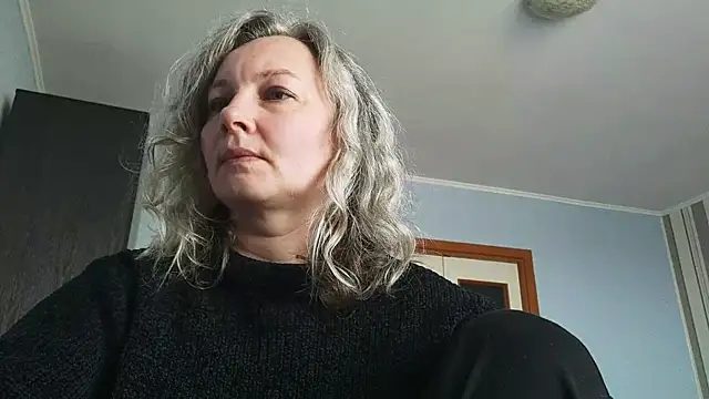 Snapshot of EdithManning chatting on May 2026 05:14:01 AM EdithManning online show from May 2026 05:14:01 AM