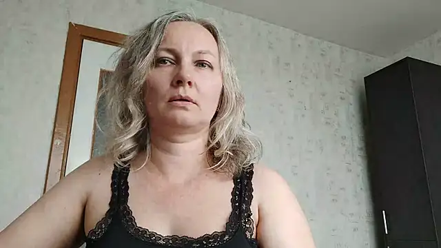 Snapshot of EdithManning chatting on July 2026 11:34:01 AM EdithManning online show from July 2026 11:34:01 AM