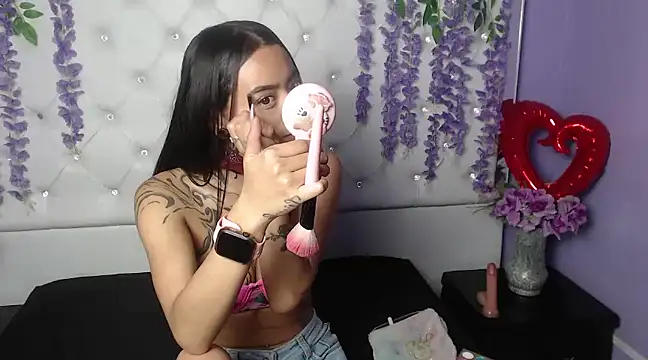 Miaa Thopmson online show from March 2025 02:12:02 PM