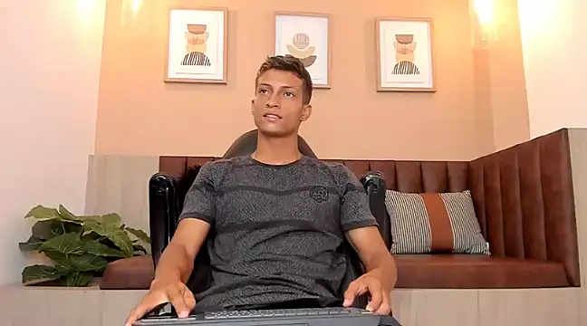 wolf james123 online show from February 2025 02:23:01 PM