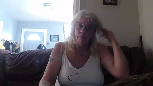 canadiancougar1965 online show from January 2025 08:11:02 PM