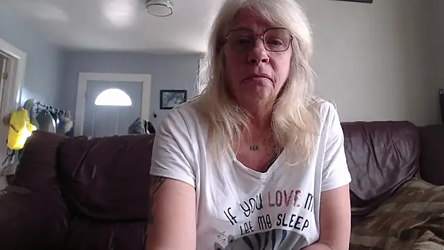 canadiancougar1965 online show from January 2025 05:13:01 PM