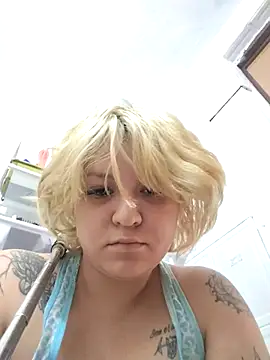 Snapshot of iDogrose21 chatting on January 2026 05:29:02 PM iDogrose21 online show from January 2026 05:29:02 PM