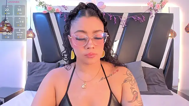 antonelllepiercee online show from April 2026 11:28:01 AM