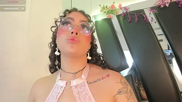 Snapshot of antonelllepiercee chatting on June 2026 02:33:01 PM antonelllepiercee online show from June 2026 02:33:01 PM