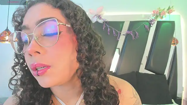 Snapshot of antonelllepiercee chatting on July 2026 01:51:02 PM antonelllepiercee online show from July 2026 01:51:02 PM