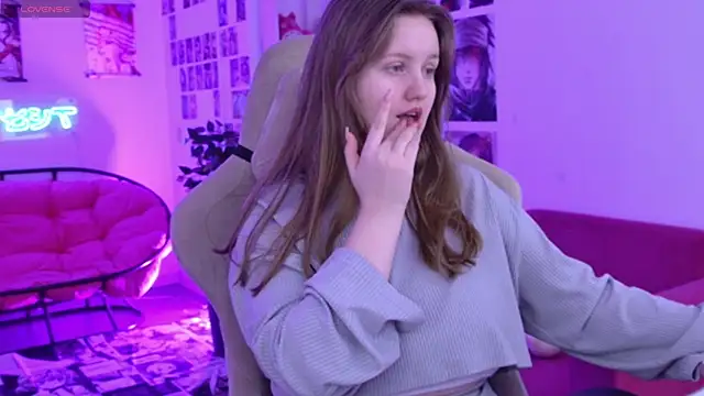 Snapshot of KellyPoter chatting on December 2025 09:05:02 AM KellyPoter online show from December 2025 09:05:02 AM