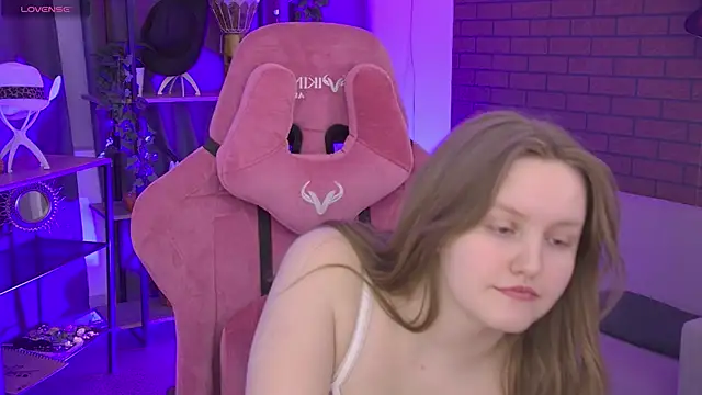 Snapshot of KellyPoter chatting on February 2026 12:11:01 PM KellyPoter online show from February 2026 12:11:01 PM