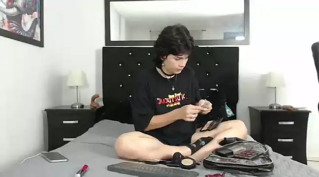 Caitlynwheler online show from December 2024 02:43:02 AM