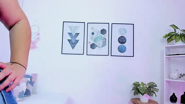 Abriil7 online show from February 2025 03:33:01 AM