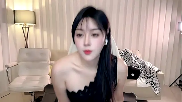 Snapshot of K-moumou chatting on September 2025 03:38:01 PM K-moumou online show from September 2025 03:38:01 PM