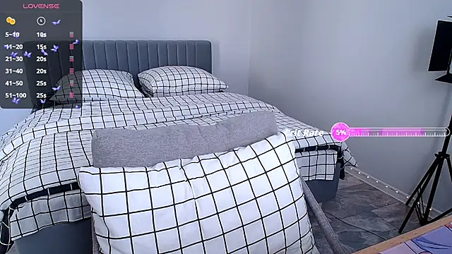 Tanya M online show from September 2025 06:13:01 AM