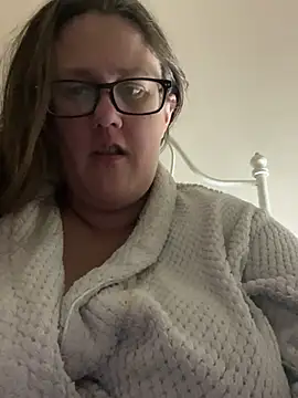 Snapshot of Foxy_Evie40XO chatting on December 2024 11:23:02 PM Foxy Evie40XO online show from December 2024 11:23:02 PM