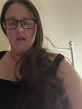 Snapshot of Foxy_Evie40XO chatting on December 2024 04:21:02 PM Foxy Evie40XO online show from December 2024 04:21:02 PM