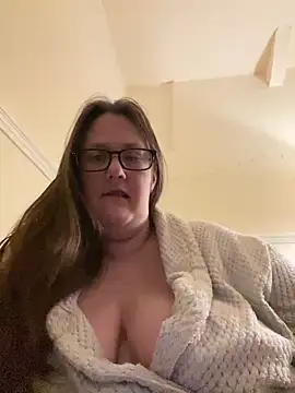 Snapshot of Foxy_Evie40XO chatting on December 2024 06:40:01 AM Foxy Evie40XO online show from December 2024 06:40:01 AM