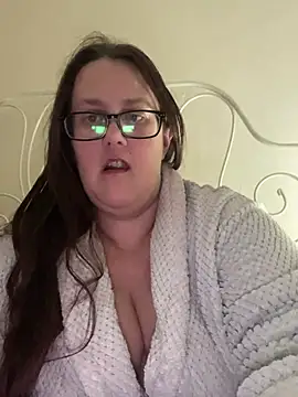 Snapshot of Foxy_Evie40XO chatting on February 2025 03:49:02 PM Foxy Evie40XO online show from February 2025 03:49:02 PM
