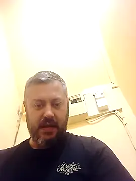 Snapshot of richton62 chatting on July 2026 06:39:02 AM richton62 online show from July 2026 06:39:02 AM