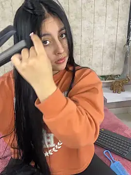 Annie9  online show from March 2025 10:27:02 PM