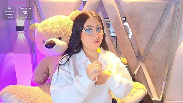 Annie9  online show from November 2025 04:01:02 AM