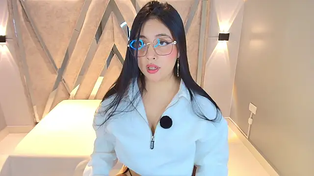 Annie9  online show from January 2026 03:31:01 AM