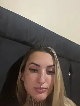 hotskinny1 online show from February 2025 12:10:02 AM