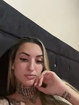 hotskinny1 online show from February 2025 09:23:01 PM