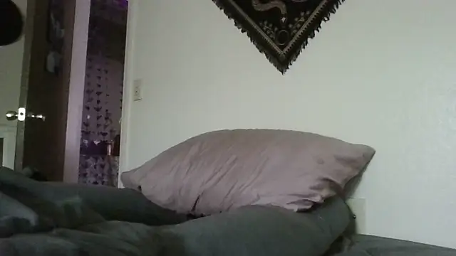 Prettypixie113 online show from October 2025 06:18:02 PM