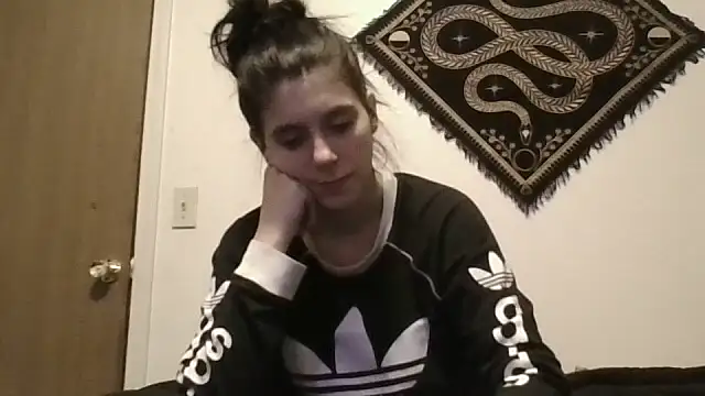 Prettypixie113 online show from October 2025 02:42:02 PM