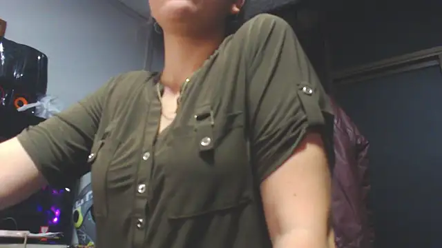 Lucianaferro  online show from November 2025 09:44:02 AM