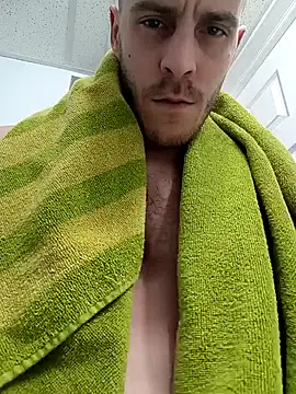 Snapshot of tryinitoutagain chatting on December 2024 11:28:02 PM tryinitoutagain online show from December 2024 11:28:02 PM