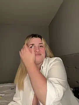 Curvy Rosie99 online show from December 2024 06:39:02 PM