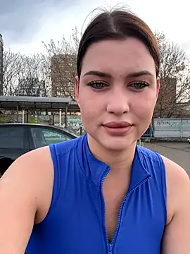 KikiWatson online show from November 2025 07:07:01 AM