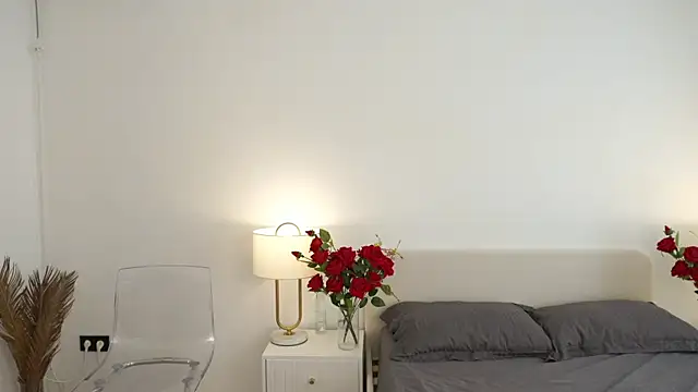 Peopleneedlove144 online show from April 2026 01:38:02 PM