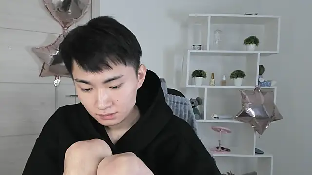 Miram Yu online show from December 2024 12:05:01 PM