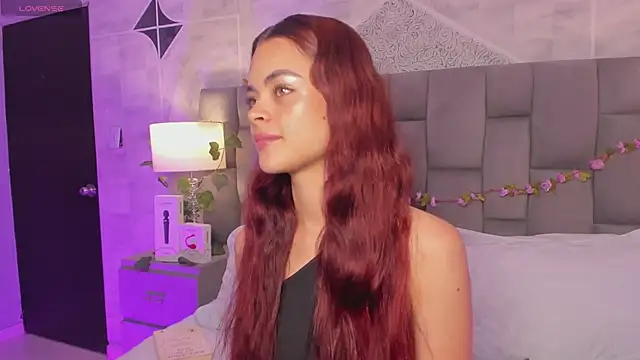 HannaRhodes online show from February 2025 02:00:01 PM