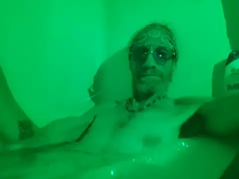 Undercover Pornstar online show from November 2025 06:18:02 PM