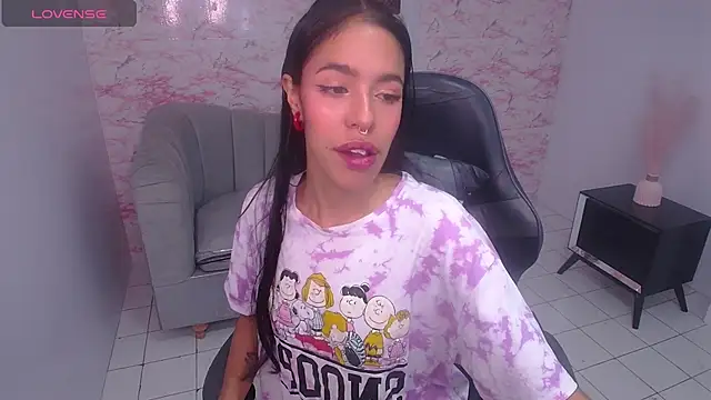 Snapshot of stephania_t chatting on January 2025 03:18:02 AM stephania t online show from January 2025 03:18:02 AM