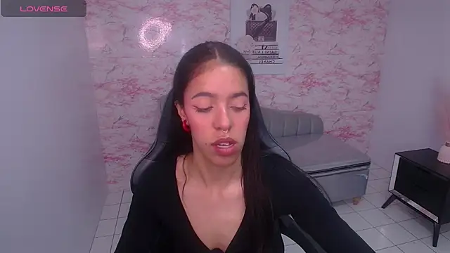 Snapshot of stephania_t chatting on January 2025 03:26:01 AM stephania t online show from January 2025 03:26:01 AM