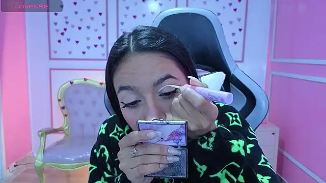 stephania t online show from November 2025 11:44:02 AM