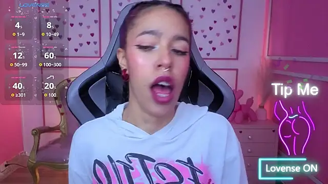 stephania t online show from December 2025 12:00:01 PM