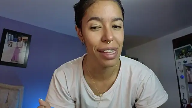stephania t online show from May 2026 12:45:02 PM