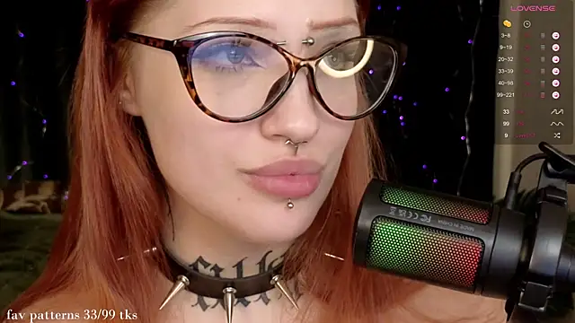 Snapshot of violetviolator chatting on December 2024 04:28:01 PM violetviolator online show from December 2024 04:28:01 PM