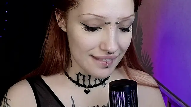 Snapshot of violetviolator chatting on February 2025 07:04:02 AM violetviolator online show from February 2025 07:04:02 AM