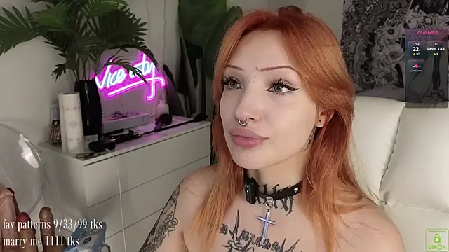 Snapshot of violetviolator chatting on September 2025 04:13:02 AM violetviolator online show from September 2025 04:13:02 AM