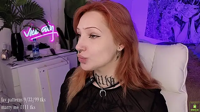 Snapshot of violetviolator chatting on October 2025 04:33:01 AM violetviolator online show from October 2025 04:33:01 AM