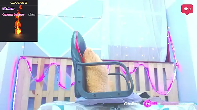 Snapshot of Michellcockxxx chatting on February 2025 09:00:01 AM Michellcockxxx online show from February 2025 09:00:01 AM